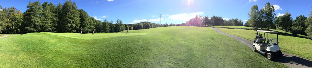 Zonnige dag op de golfbaan